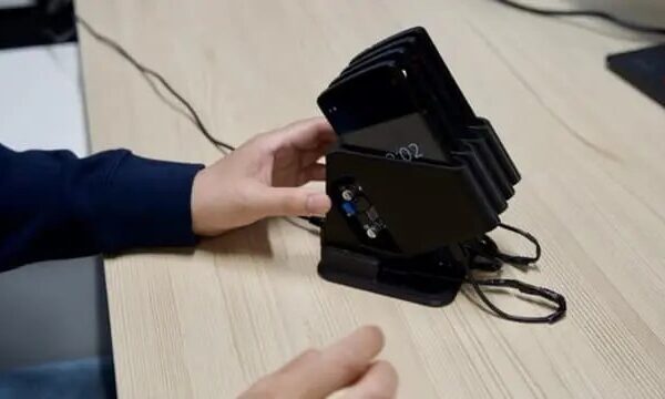 Что-то новое: эстонские инженеры становятся 15-летними дефектными телефонами за 9 долларов в карманные центры