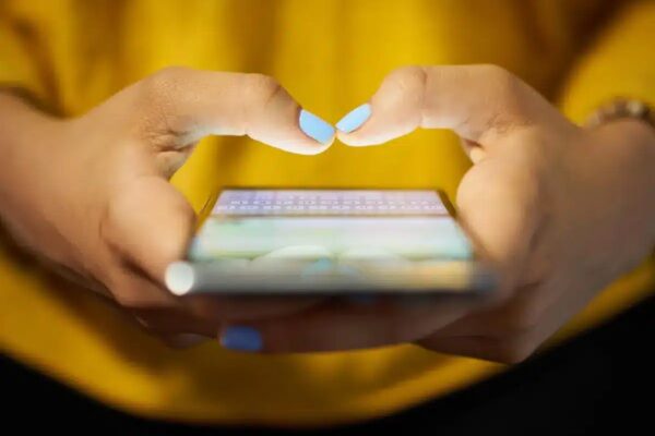 SMS Blasters уже скрывается в толпе: что это значит для вашей безопасности