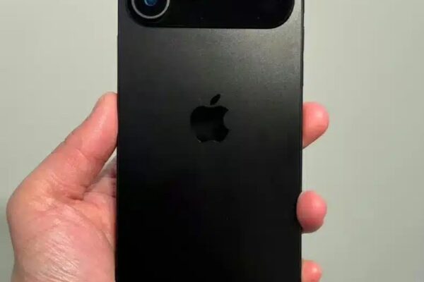 «Живой» появился на iPhone 17 Pro в Black