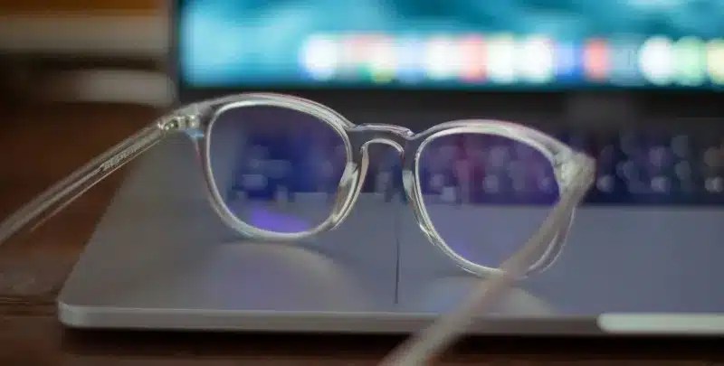 Apple разрабатывает семь виртуальных и добавленных устройств реальности одновременно - первая будет запущена в этом году