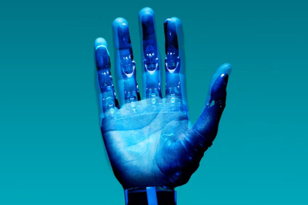 Amazon хочет заменить людей искусственным интеллектом. Компания предусматривает сокращение рабочих мест полной времени