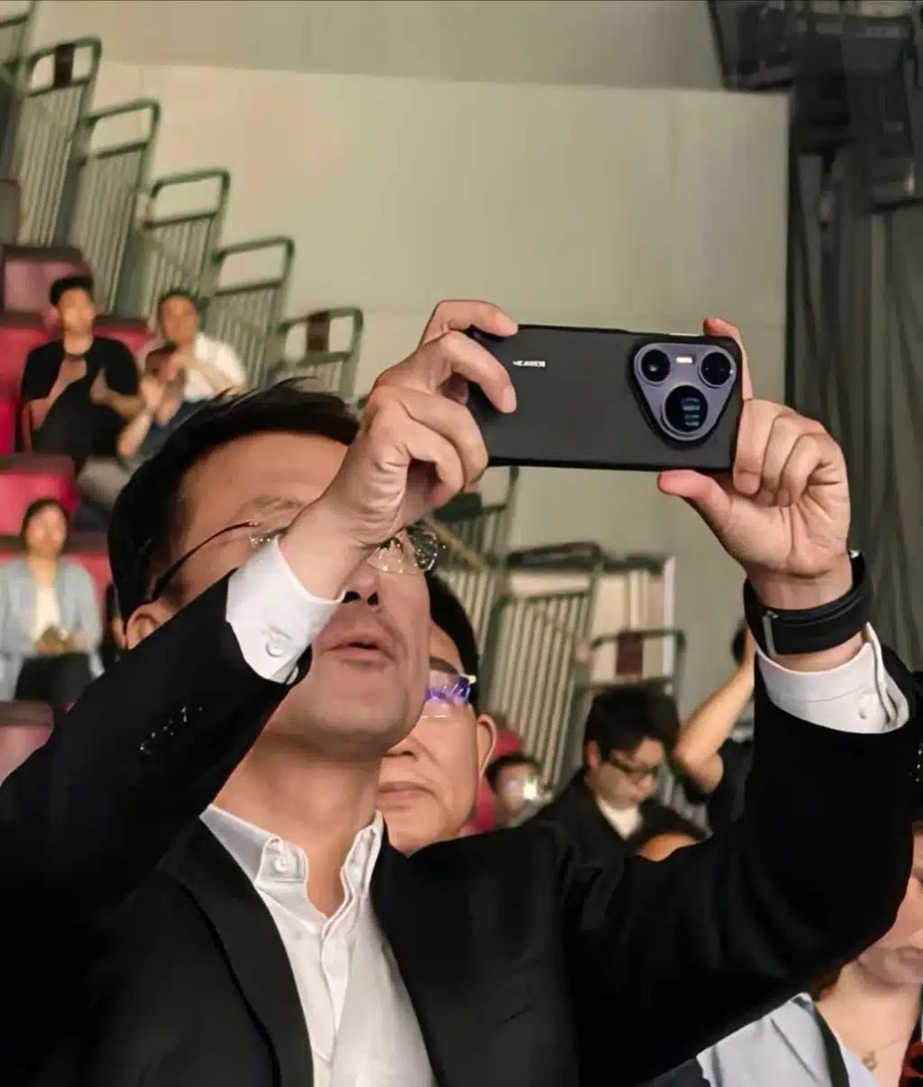 Шеф Huawei был замечен с новым флагманским Pura 80 Ultra перед его объявлением