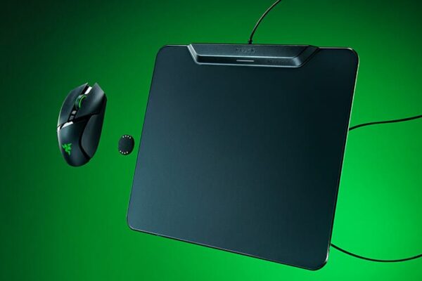 Razer представила игровой накладку Hyperflux V2, которая будет загружать вашу мышь при использовании ее Razer представила игровой накладку Hyperflux V2, которая будет загружать вашу мышь при использовании ее