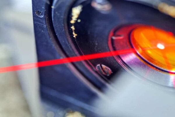 Китай показал лазер, который работает как в пустыне, так и в Арктике