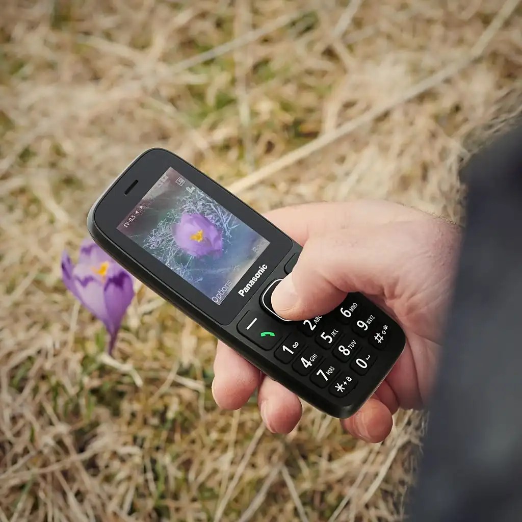 Panasonic представил новый функциональный телефон KX-TF400 с рекордной длинной автономной работой