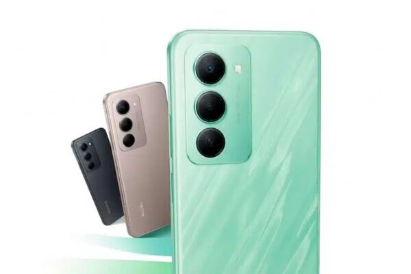Xiaomi официально введена Redmi 15 5G с батареей 7000 мАч и 144 Гц дисплея