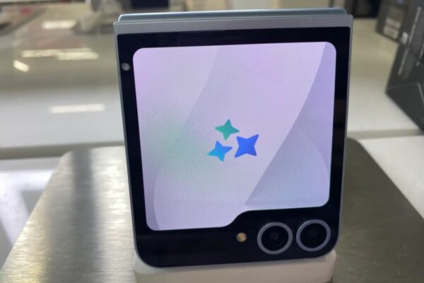 Samsung подтвердил проблему с появлением черной линии в One UI 7 и предложил временное решение