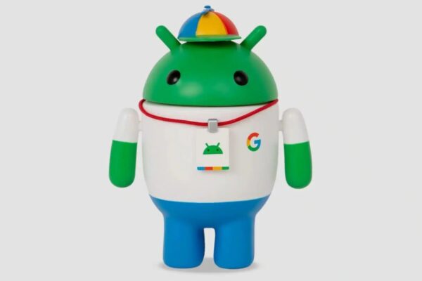 Google запустил новую статуэтку Android Collector в культовой шляпе с плавником