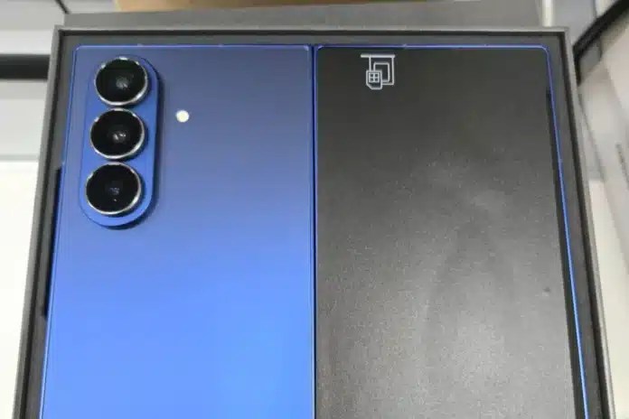 Первые «живые» фотографии Galaxy Z Fold 7 просочились