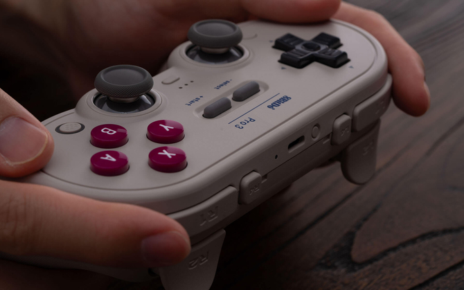 Игровой контроллер 8bitdo Pro 3 предлагает ручки TMR, регулируемые триггеры и зарядную станцию - и это еще не все