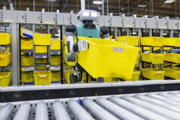 Amazon уже управляет более 1 миллионами роботов для хранения, почти так же, как реальные люди