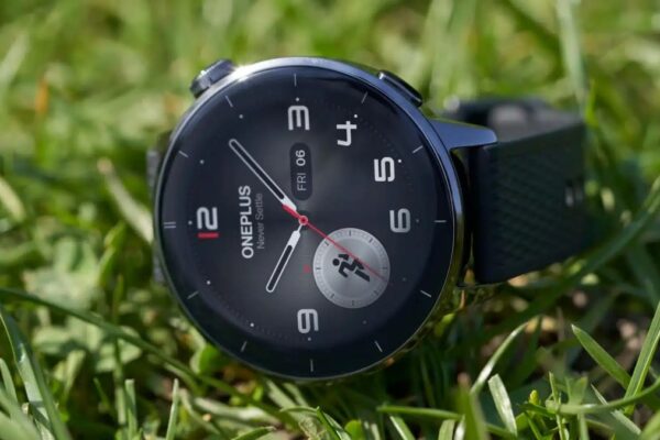 OnePlus выпустила меньшую версию Watch 3 Watch за 299 долларов и гарнитуру Buds 4 за 129 долларов