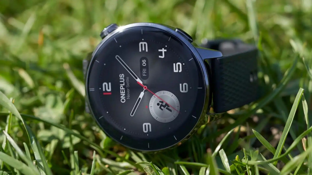 OnePlus выпустила меньшую версию Watch 3 Watch за 299 долларов и гарнитуру Buds 4 за 129 долларов