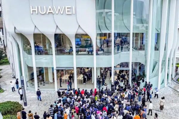 Huawei вернулся на первое место на рынке китайских смартфонов после более чем 4 лет Huawei вернулся на первое место на рынке китайских смартфонов после более чем 4 лет