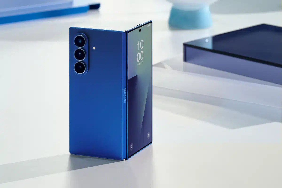 Samsung может похвастаться огромным поиском своих новых складных смартфонов - 210 000 заказов за два дня только в Индии