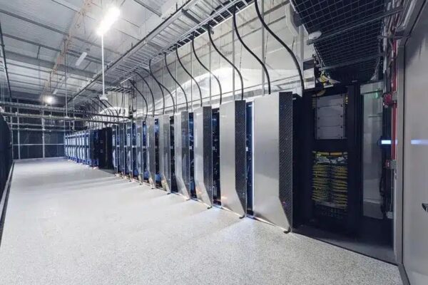 Tesla завершает проект суперкомпьютера Dojo и меняет стратегию разработки искусственного интеллекта