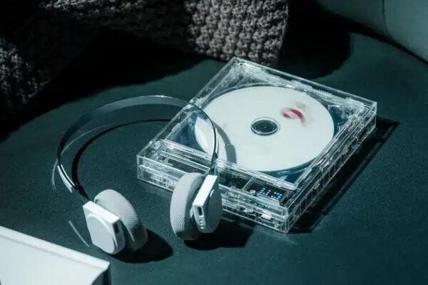 CD Player ClearFrame объединяет как ностальгию, так и современные технологии