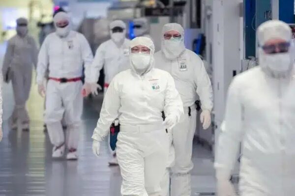 Владелец ARM будет покупать акции Intel за 2 миллиарда долларов