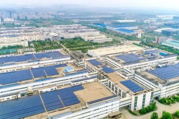 Foxconn начал привлекать китайцев для сборки iPhone 17 с более высокой зарплатой