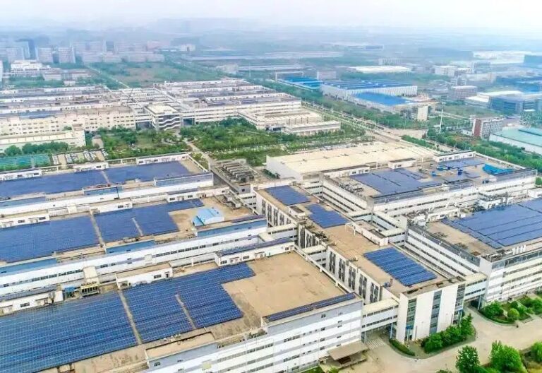 Foxconn начал привлекать китайцев для сборки iPhone 17 с более высокой зарплатой