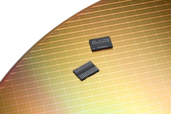 Samsung когда-либо зарабатывал больше всего от памяти DRAM, сейчас его доля рухнула до 32,7%