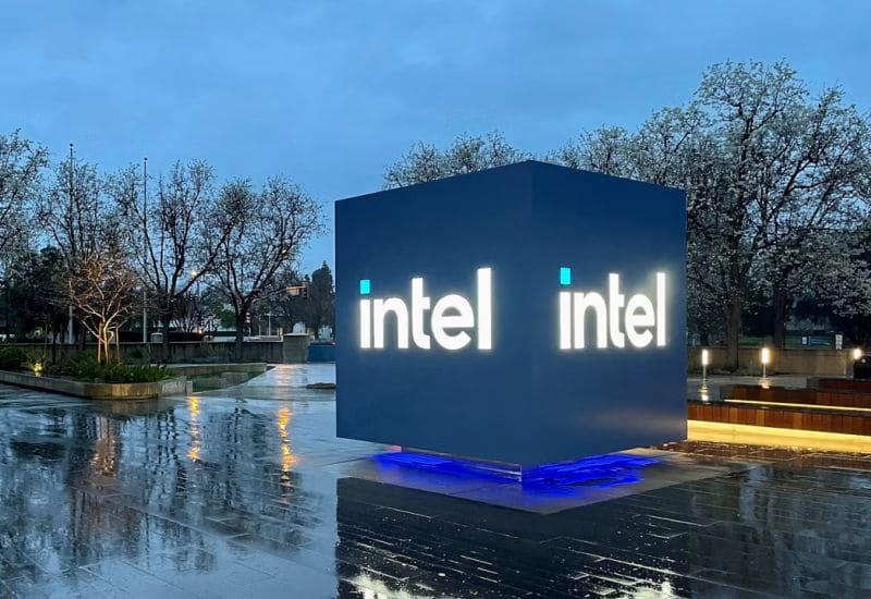 Intel готов продать свои акции дешево не только SoftBank