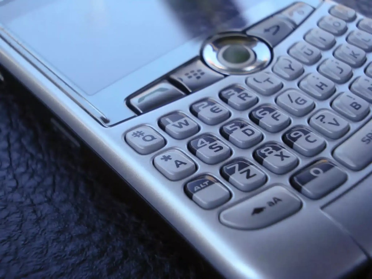 Кривая BlackBerry: Когда клавиатуры владели миром