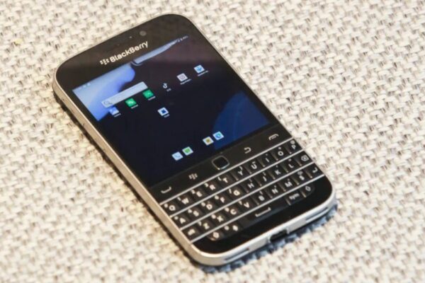 Воплощение: BlackBerry Classic стал современным смартфоном Android за 400 долларов