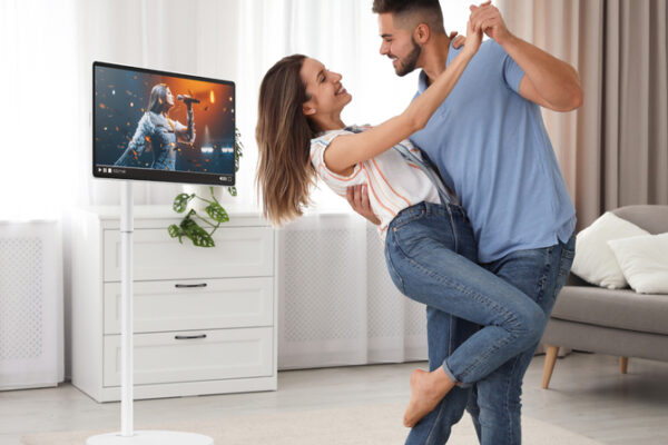 Thomson Go Plus Pro - мониторы на колесах с Android, батареей, Dolby Audio и сенсорным экраном