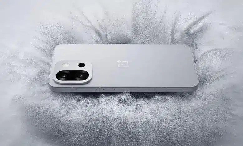 OnePlus 15 сертифицирован на 121 Вт над -зарядкой