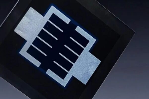 Солнечная батарея, основанная на переходе перовита и гетерора, достигла эффективности 34,02%