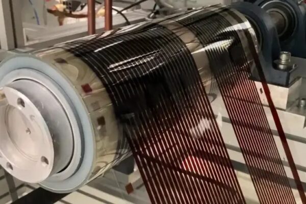 Новые гибкие солнечные батареи выдерживают тепло и влажность более 2000 часов