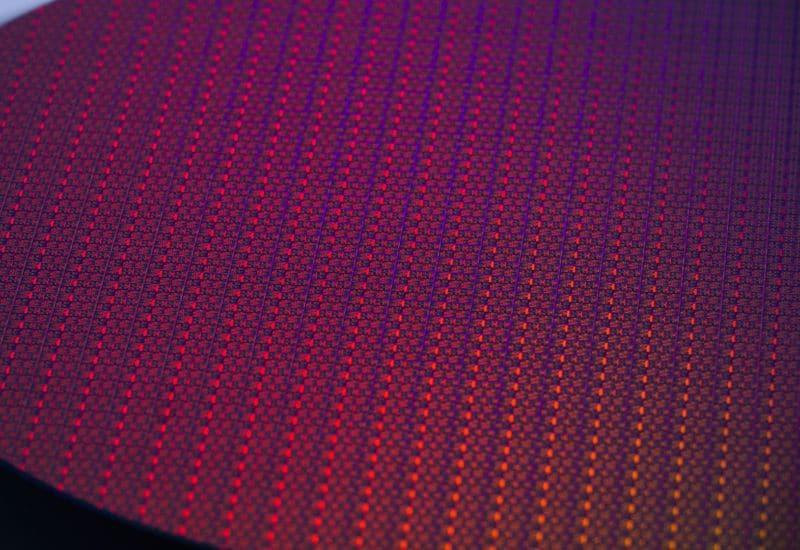 Intel не раньше, чем в следующем году, определит целесообразность поглощенного технологического процесса 14a