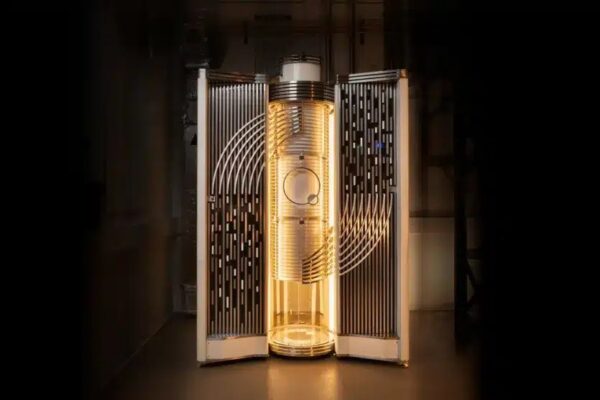 Выпустил первый в мире квантовый компьютер, работающий с силиконовыми чипсами