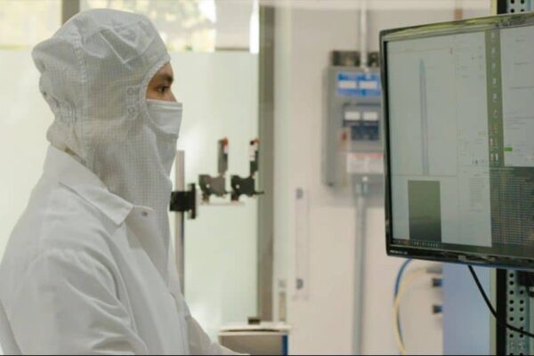 Нейральные мозговые имплантаты уже помещаются на 12 пациентов