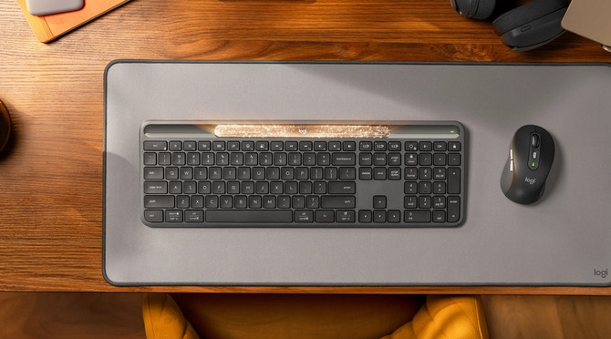 Logitech Signature Slim Solar+ представляет собой светло -зарядную клавиатуру. Интересное решение, которое не может быть заряжено