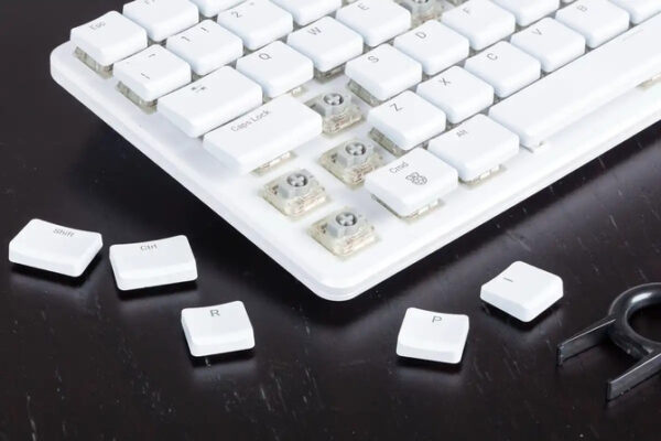 Raspberry Pi 500+ приносит механическую клавиатуру и опору для SSD. Новый компьютерный набор теперь доступен для покупки