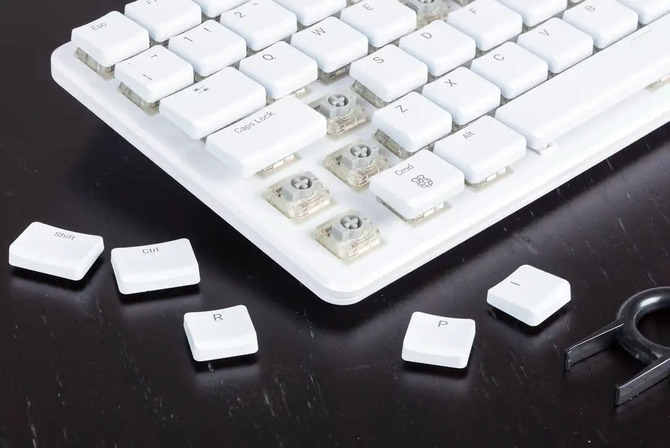 Raspberry Pi 500+ приносит механическую клавиатуру и опору для SSD. Новый компьютерный набор теперь доступен для покупки