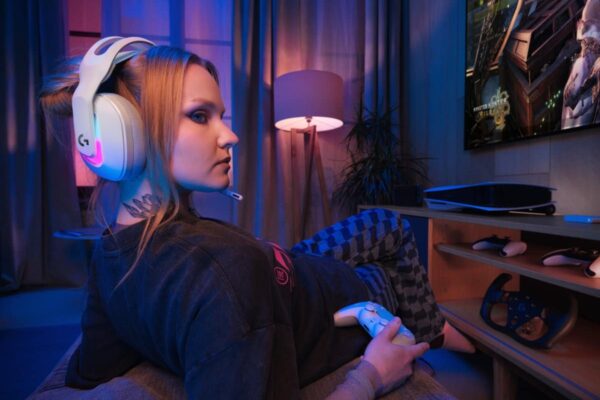 Logitech G анонсировала новые продукты и партнерство с McLaren Racing на Logitech G Play 2025