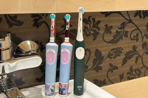Oral-B IO2 и Vitality Pro Kids: умные щетки, которые заставляли зубные чистки более умнее, тише и гораздо веселее