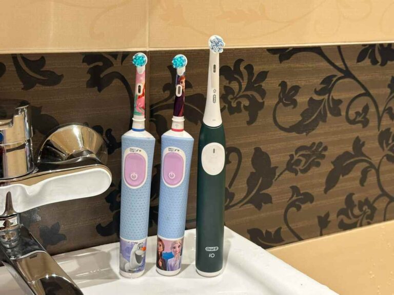 Oral-B IO2 и Vitality Pro Kids: умные щетки, которые заставляли зубные чистки более умнее, тише и гораздо веселее