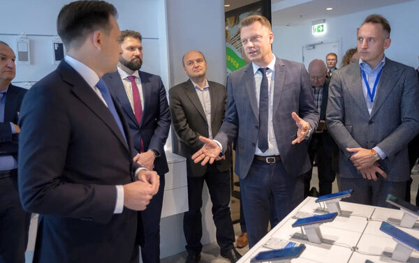 Центр бизнес-опыта Samsung открылся в Варшаве. Презентация B2B-экосистемы с Knox, DeX и The Wall на переднем крае