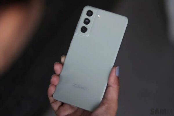 Популярный смартфон Galaxy S21 FE остался без обновлений: пришло время нового телефона Samsung