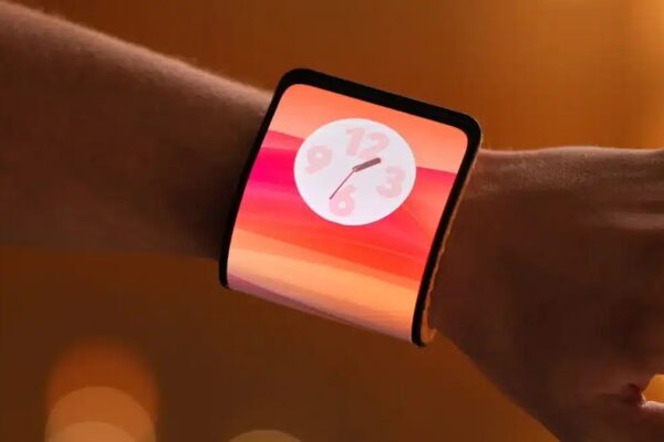 Motorola патентует браслет для смартфона: телефон, который превращается в умные часы