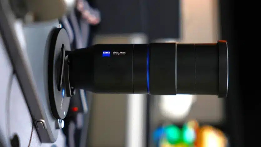 Видео распаковка Vivo X300 Pro показала съемную линзу и раскрывает спецификации камеры