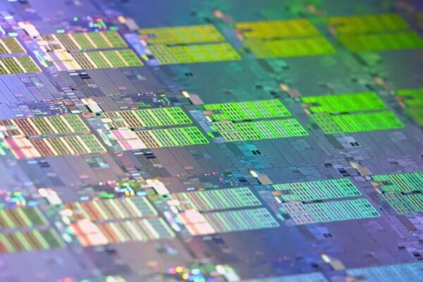 Китай продолжает закупать импортное оборудование для производства чипов на десятки миллиардов долларов