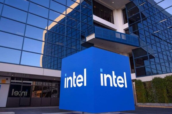 Через месяц акции Intel увеличились на 50%, а правительство США на 16 миллиардов долларов.