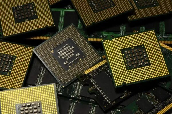 Intel подняла цены на старые процессоры