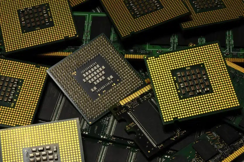 Intel подняла цены на старые процессоры