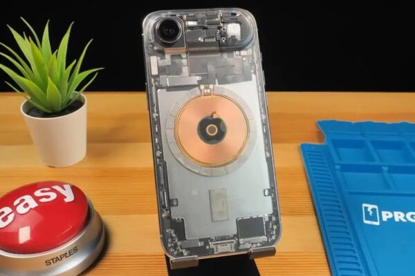 YouTube-блогер создал прозрачную версию iPhone Air (видео)